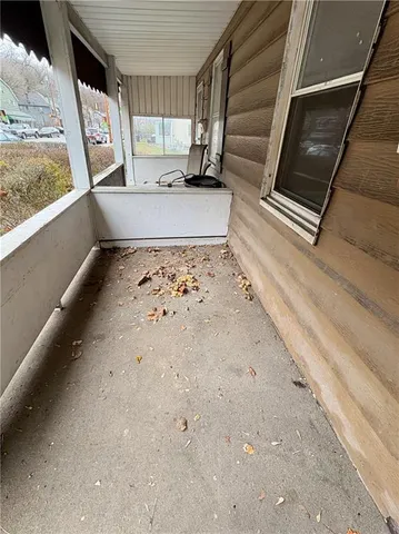 a view of utility room