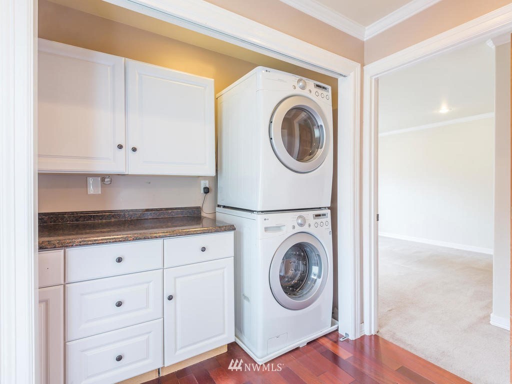 3201 Southwest Roxbury Street Seattle, WA 98126 - Photo 12 of 25 Gallery Image 12