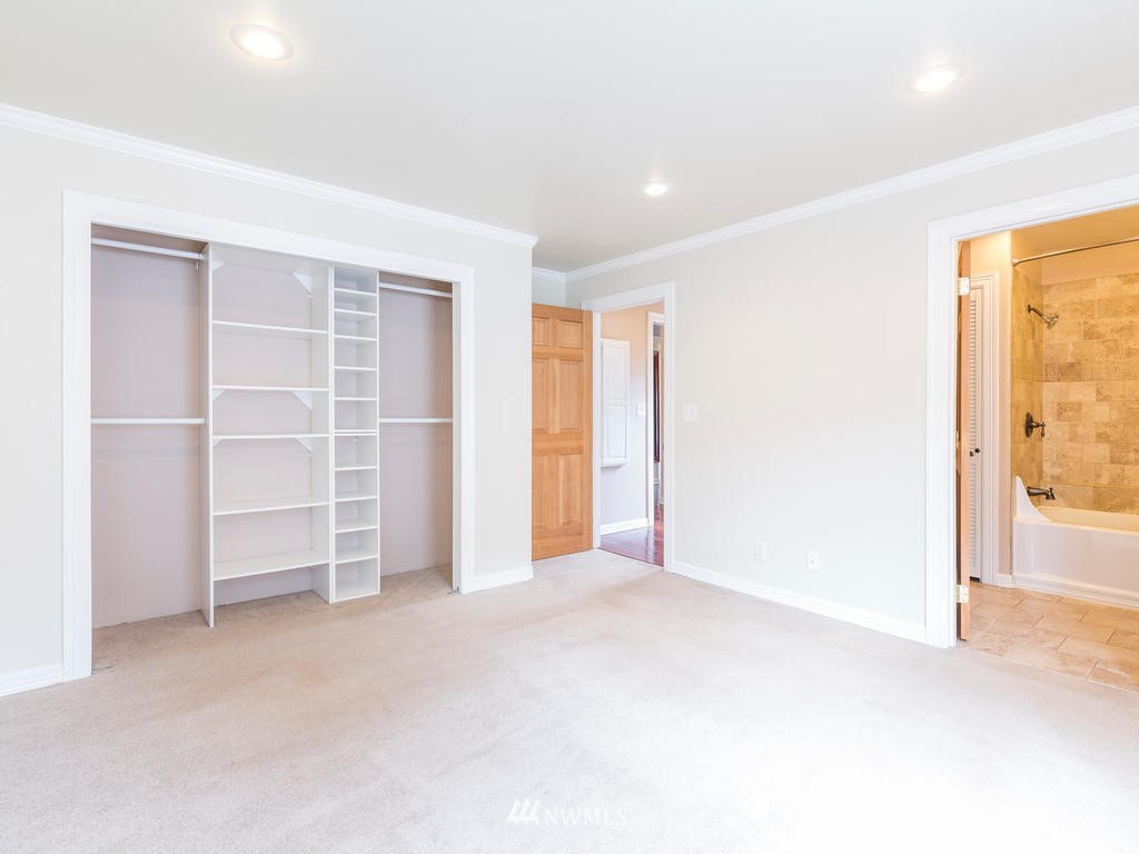 3201 Southwest Roxbury Street Seattle, WA 98126 - Photo 13 of 25 Gallery Image 13