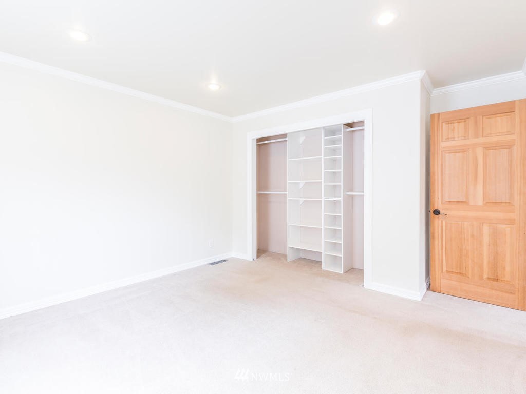 3201 Southwest Roxbury Street Seattle, WA 98126 - Photo 14 of 25 Gallery Image 14