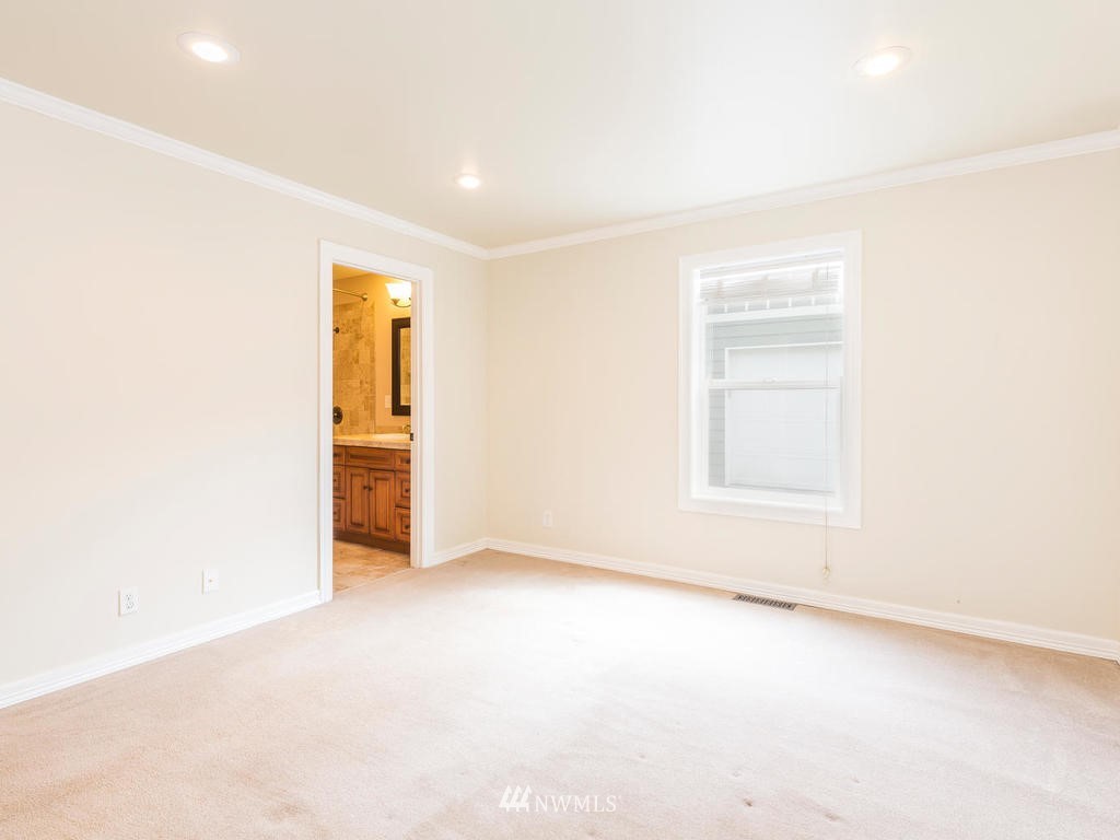 3201 Southwest Roxbury Street Seattle, WA 98126 - Photo 15 of 25 Gallery Image 15