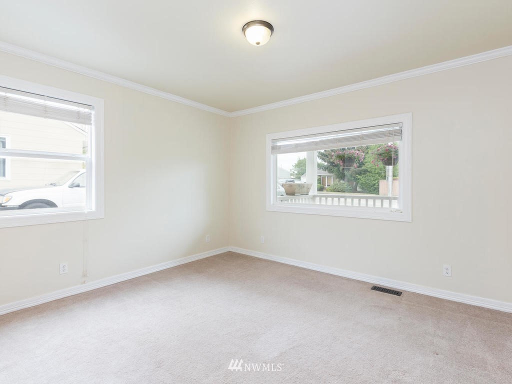 3201 Southwest Roxbury Street Seattle, WA 98126 - Photo 17 of 25 Gallery Image 17