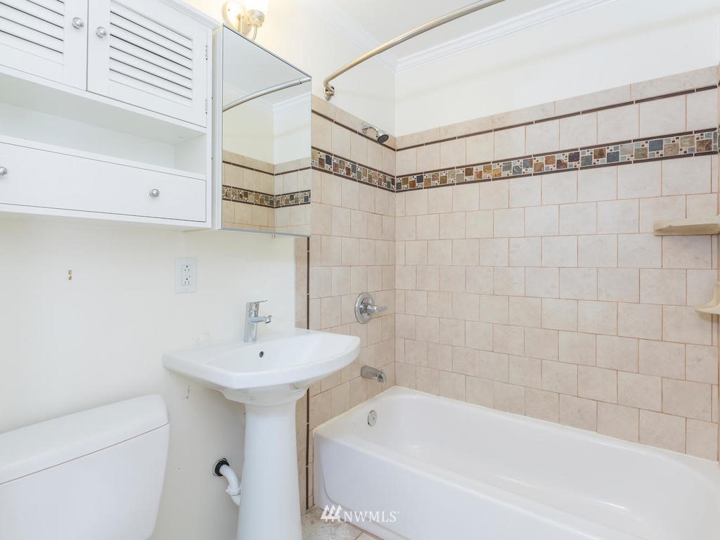 3201 Southwest Roxbury Street Seattle, WA 98126 - Photo 19 of 25 Gallery Image 19