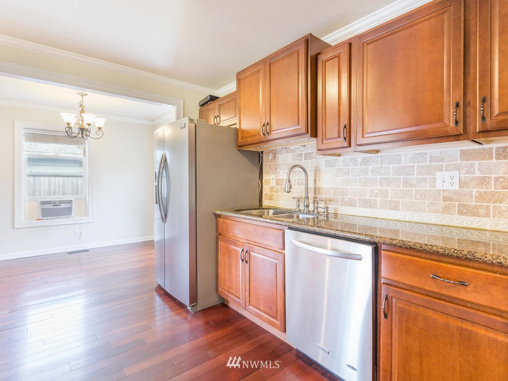 3201 Southwest Roxbury Street Seattle, WA 98126 - Photo 5 of 25 Gallery Image 5
