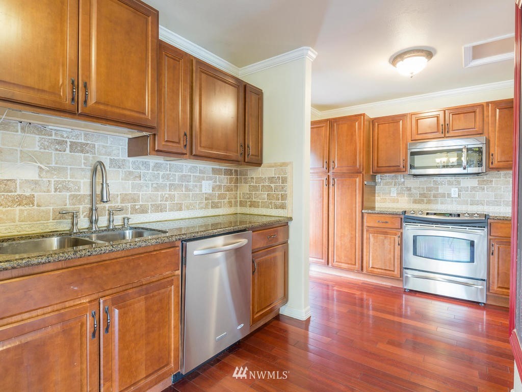 3201 Southwest Roxbury Street Seattle, WA 98126 - Photo 6 of 25 Gallery Image 6