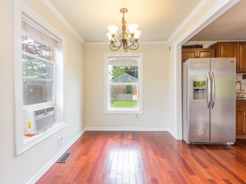 3201 Southwest Roxbury Street Seattle, WA 98126 - Photo 8 of 25 Gallery Image 8