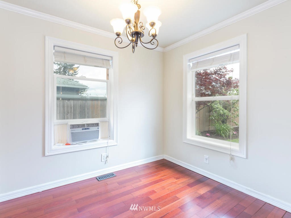 3201 Southwest Roxbury Street Seattle, WA 98126 - Photo 9 of 25 Gallery Image 9