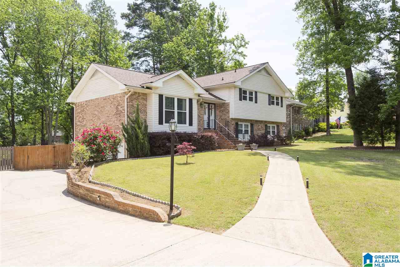 637 South Sanders Road Hoover, AL 35226 - Photo 1 of 47