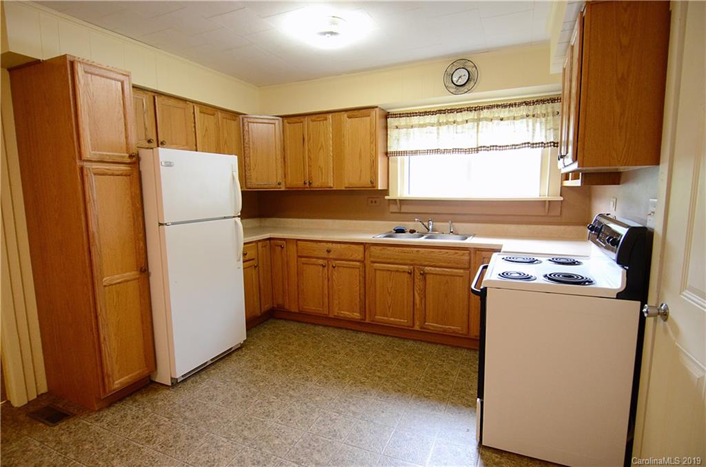 190 Shell Road Marion, NC 28752 - Photo 11 of 28 Gallery Image 11
