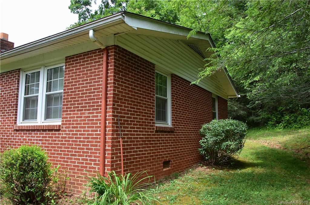 190 Shell Road Marion, NC 28752 - Photo 5 of 28 Gallery Image 5
