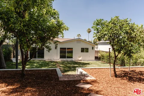 $1,350,000 | 22060 Independencia Street, Woodland Hills, CA 91364