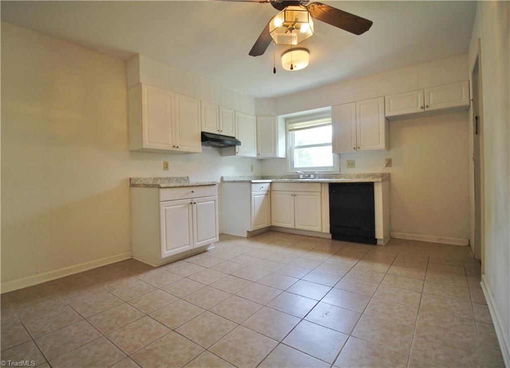 3318 Dillon Road Jamestown, NC 27282 - Photo 4 of 12 Gallery Image 4