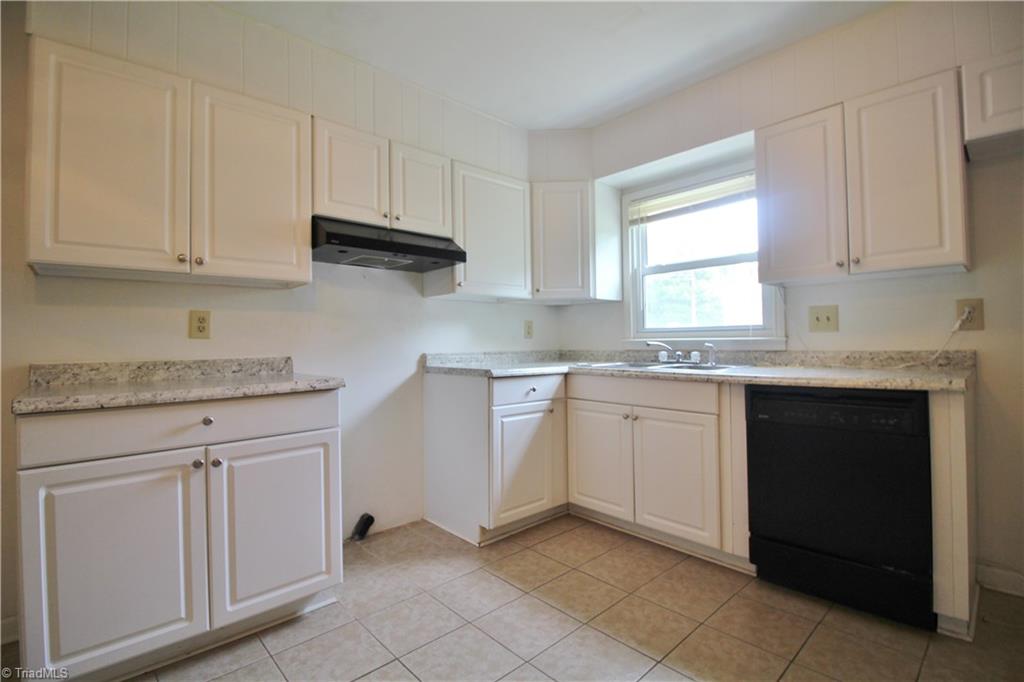 3318 Dillon Road Jamestown, NC 27282 - Photo 5 of 12 Gallery Image 5