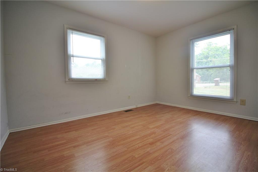 3318 Dillon Road Jamestown, NC 27282 - Photo 7 of 12 Gallery Image 7