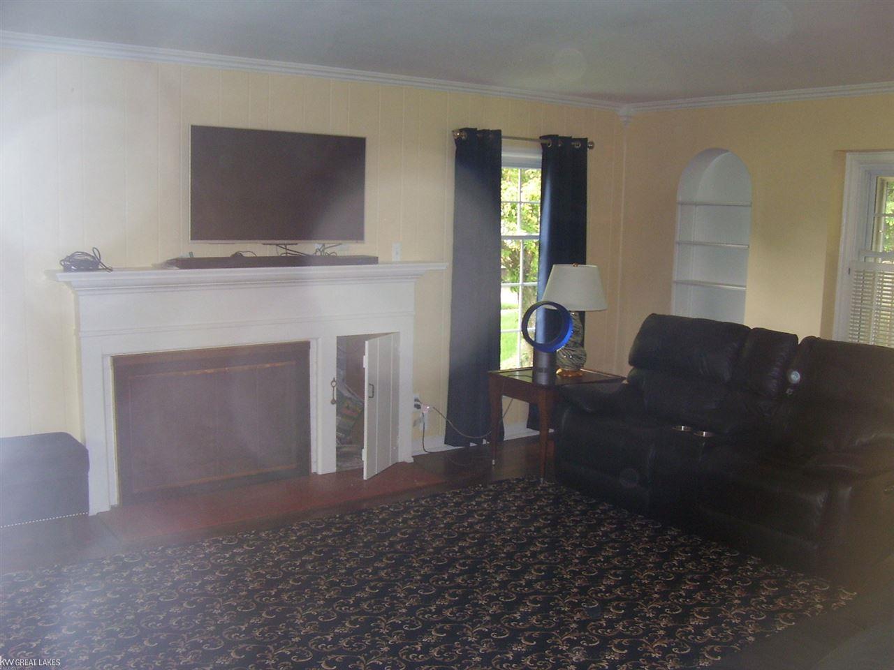 680 Hampton Road Grosse Pointe Woods, MI 48236 - Photo 14 of 44