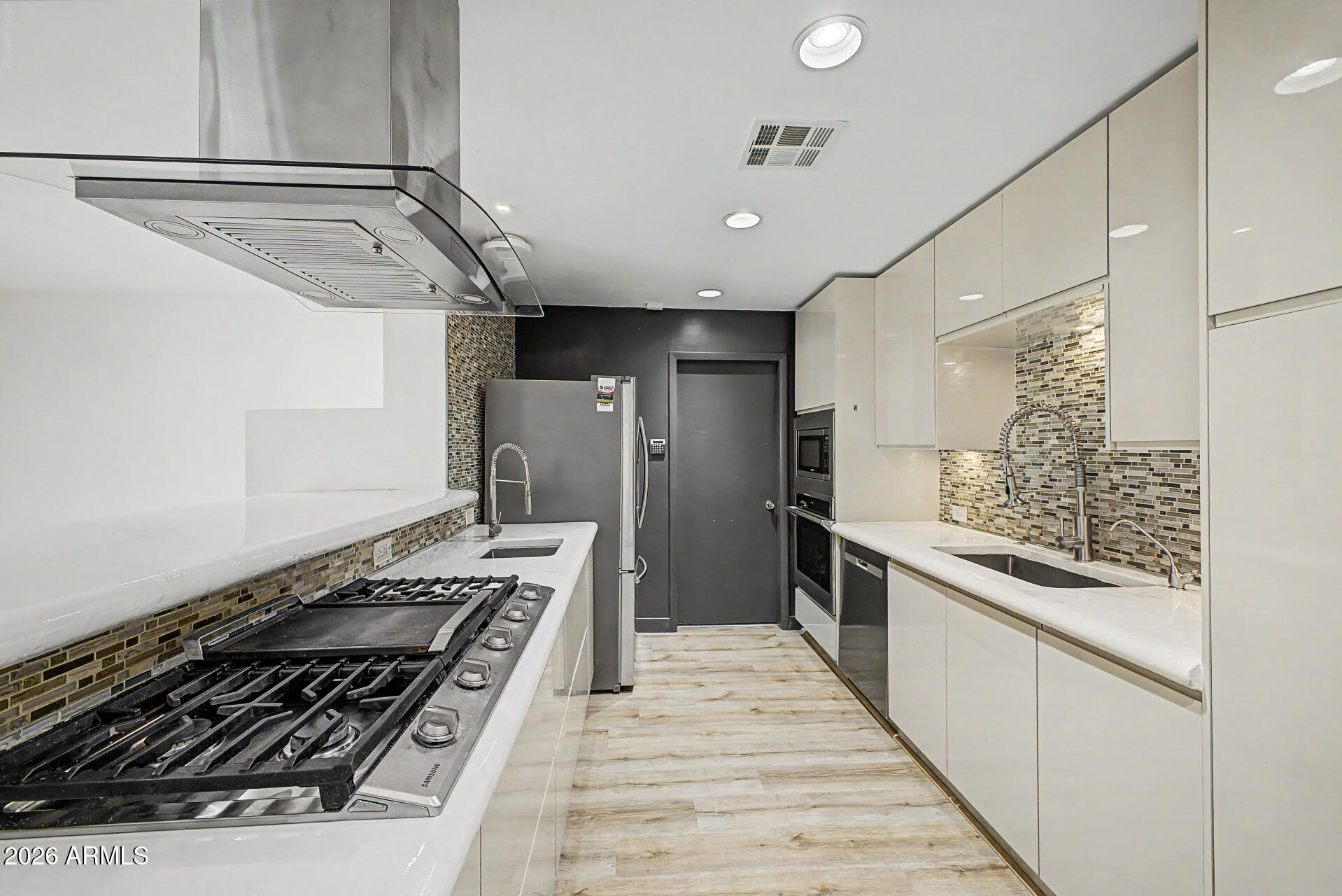 8219 East Valley View Road Scottsdale, AZ 85250 - Photo 4 of 29 kitchen