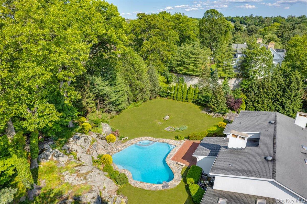 14 Lakeside Drive Rye, NY 10580 - Photo 26 of 33 an aerial view of a house having yard