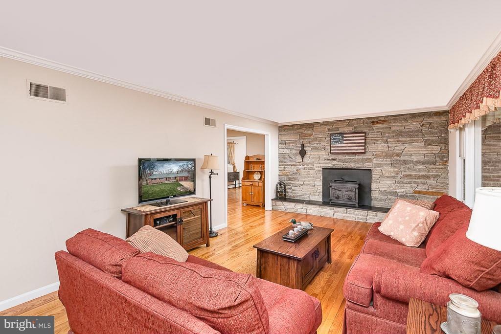 2406 Romney Road Joppa, MD 21085 - Photo 9 of 30 Living Room