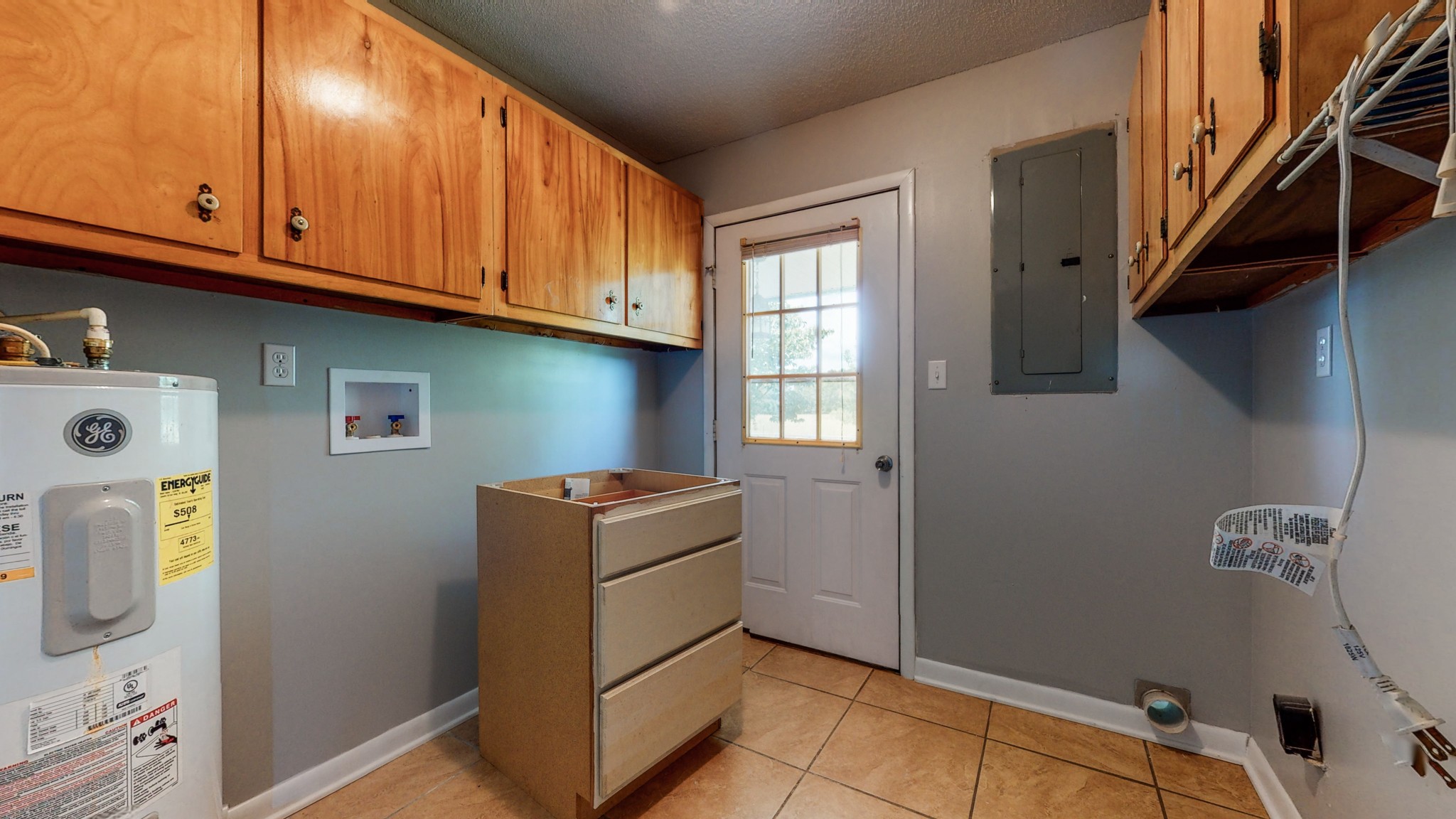 83 Hotel Road Flintville, TN 37335 - Photo 17 of 39 a utility room with dryer and washer