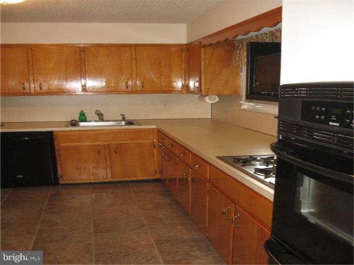 15 Edgemont Road Hamilton, NJ 08620 - Photo 3 of 15