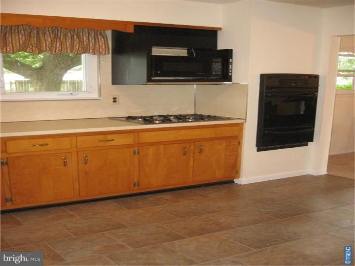 15 Edgemont Road Hamilton, NJ 08620 - Photo 4 of 15