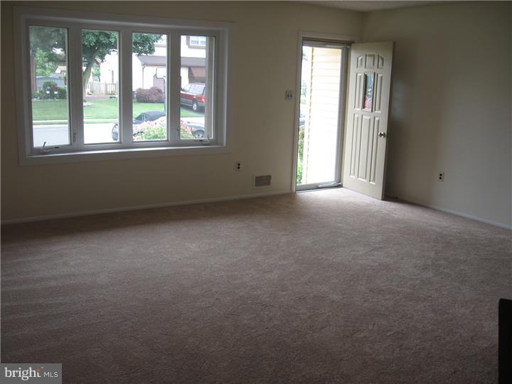 15 Edgemont Road Hamilton, NJ 08620 - Photo 6 of 15
