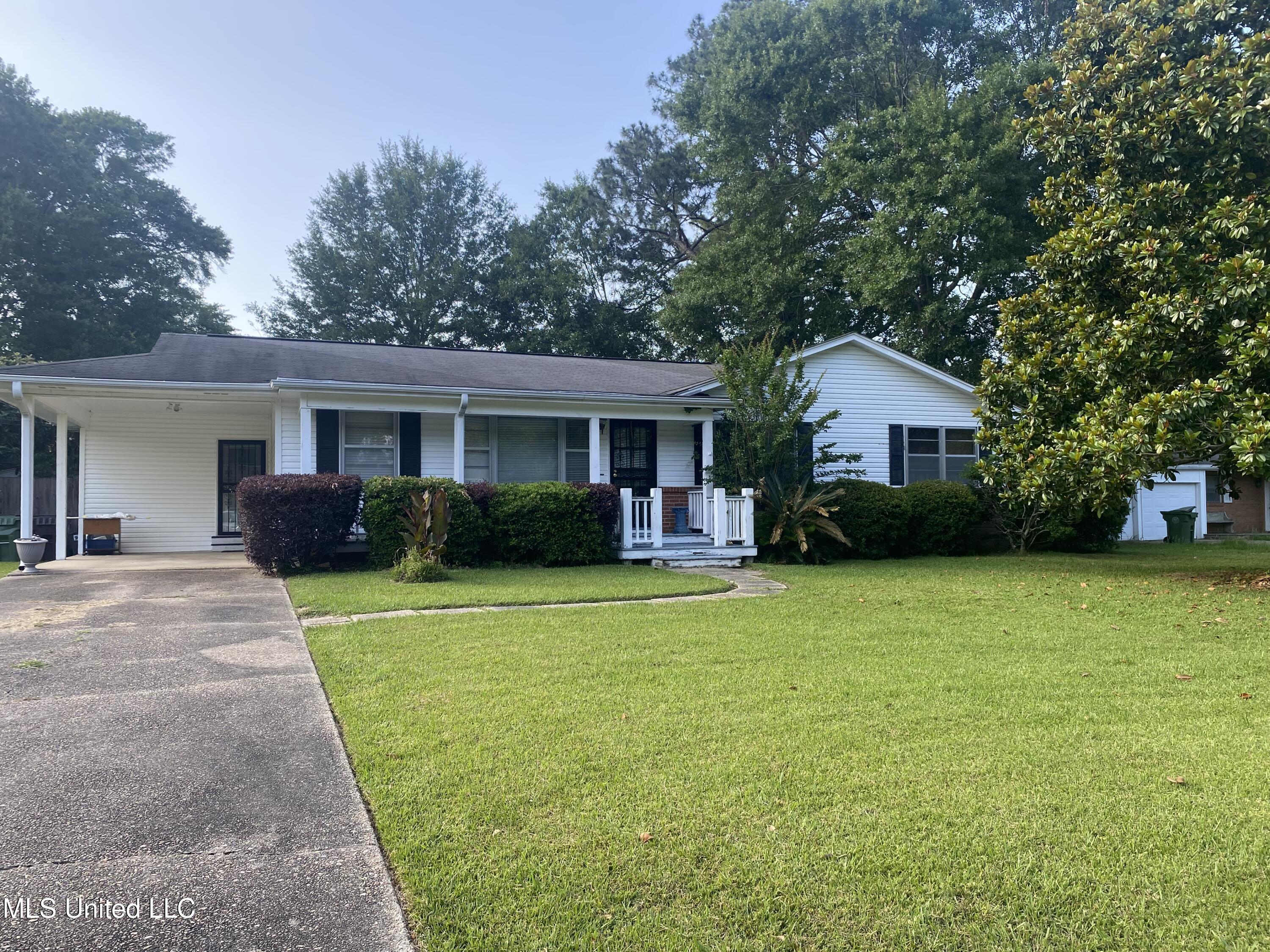 2905 Prince George Road Hattiesburg, MS 39402 - Photo 2 of 18 Front 5