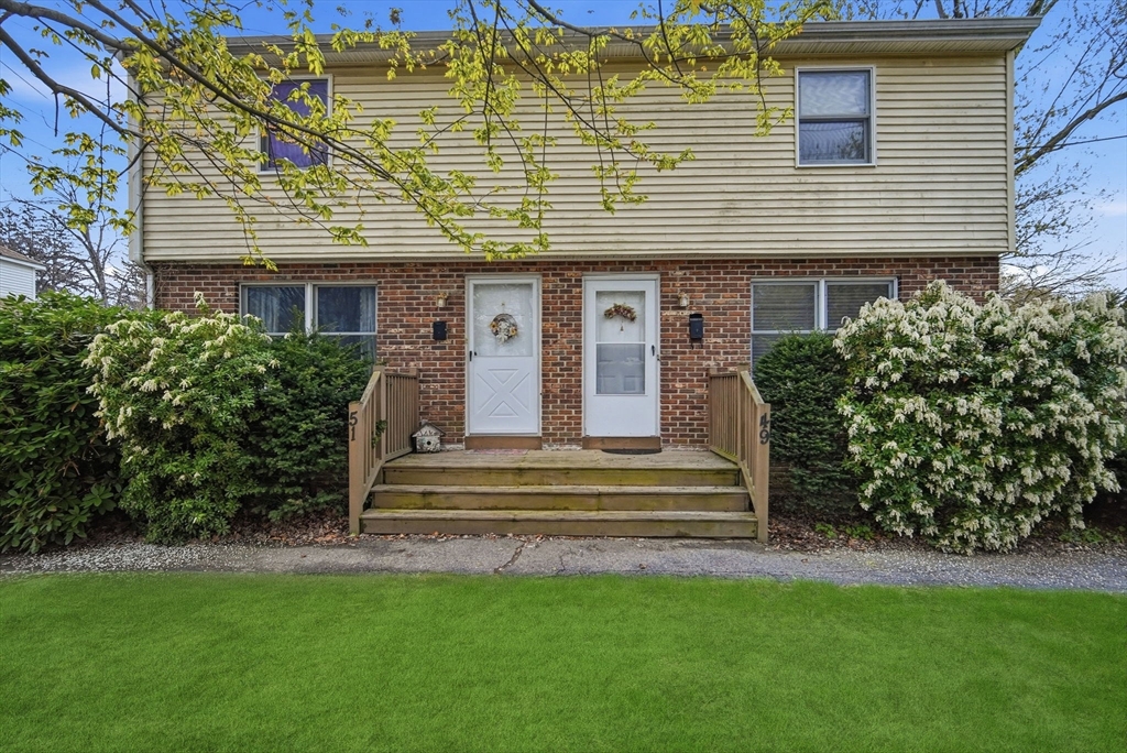 49-51 Tulsa Street Springfield, MA 01118 - Photo 2 of 22