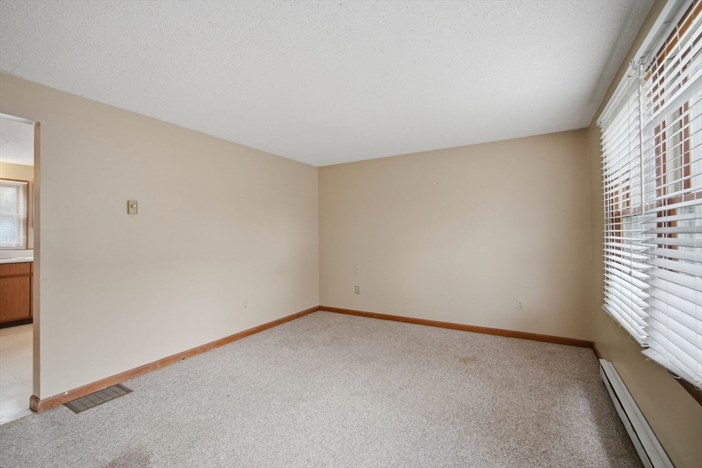 49-51 Tulsa Street Springfield, MA 01118 - Photo 5 of 22