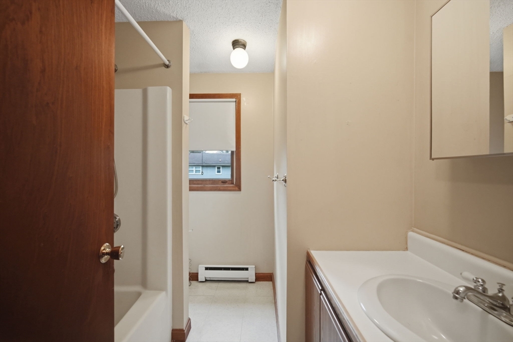 49-51 Tulsa Street Springfield, MA 01118 - Photo 10 of 22