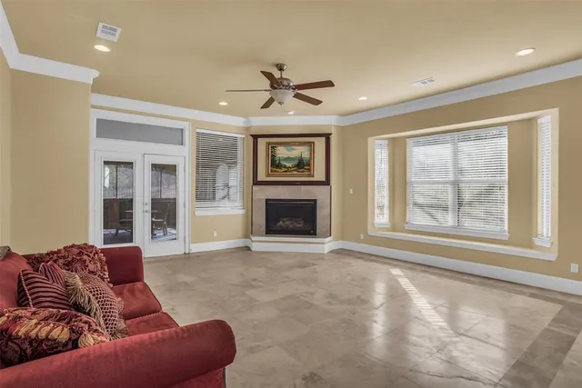 $3,900 | 506 Durango Circle South, Irving, TX 75062