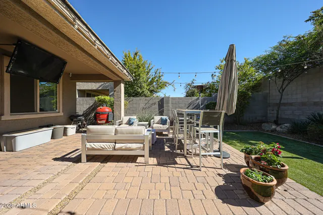 a view of a storage & utility room