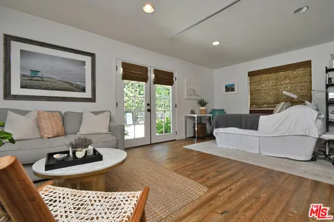 $1,599,000 | 13006 West Magnolia Boulevard, Sherman Oaks, CA 91423