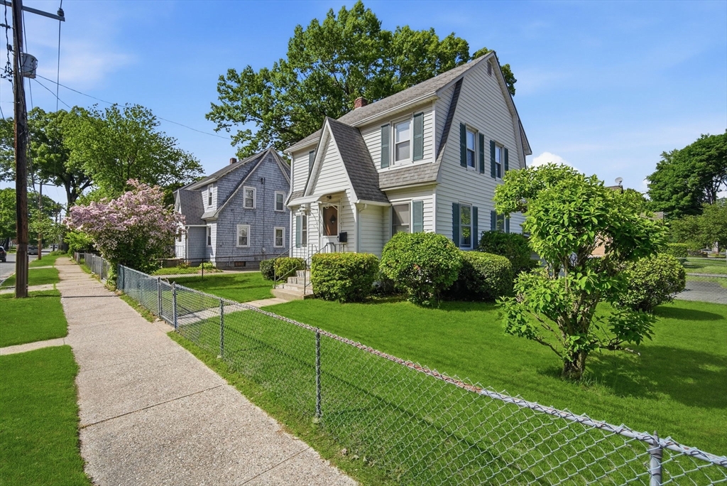 115 Connecticut Avenue Springfield, MA 01104 - Photo 3 of 40