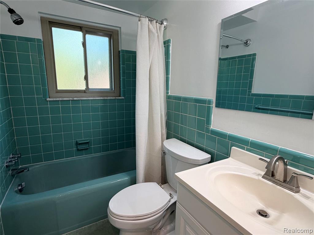 946 North Adams Road, Unit 3 Birmingham, MI 48009 - Photo 10 of 20 Gallery Image 10