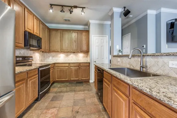 $389,900 | 2616 Hudson Crossing, McKinney, TX 75072