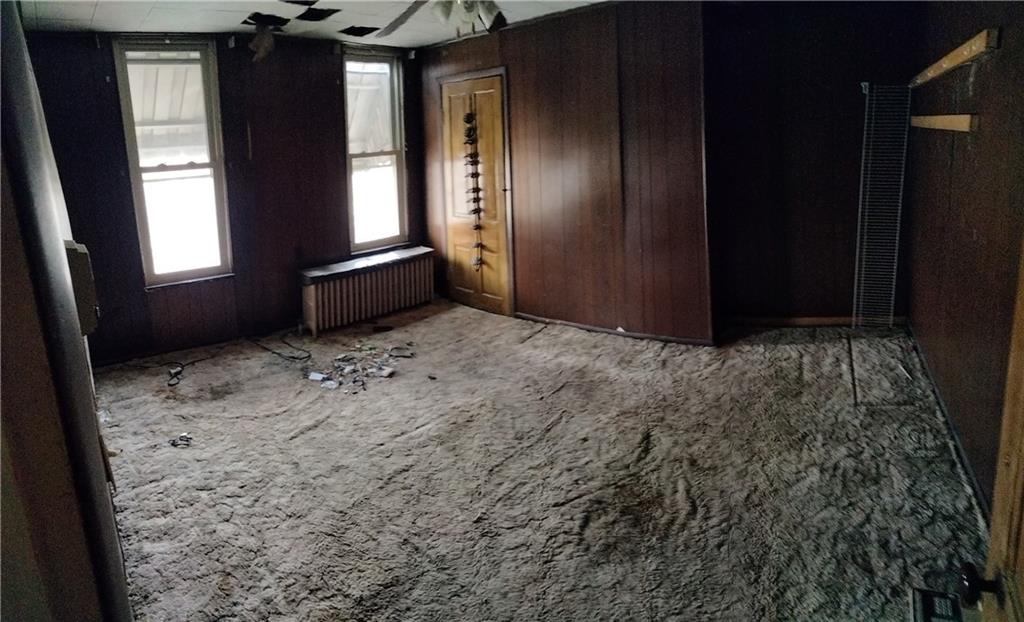 522 Freeland Street Pittsburgh, PA 15210 - Photo 13 of 19 an empty room with windows
