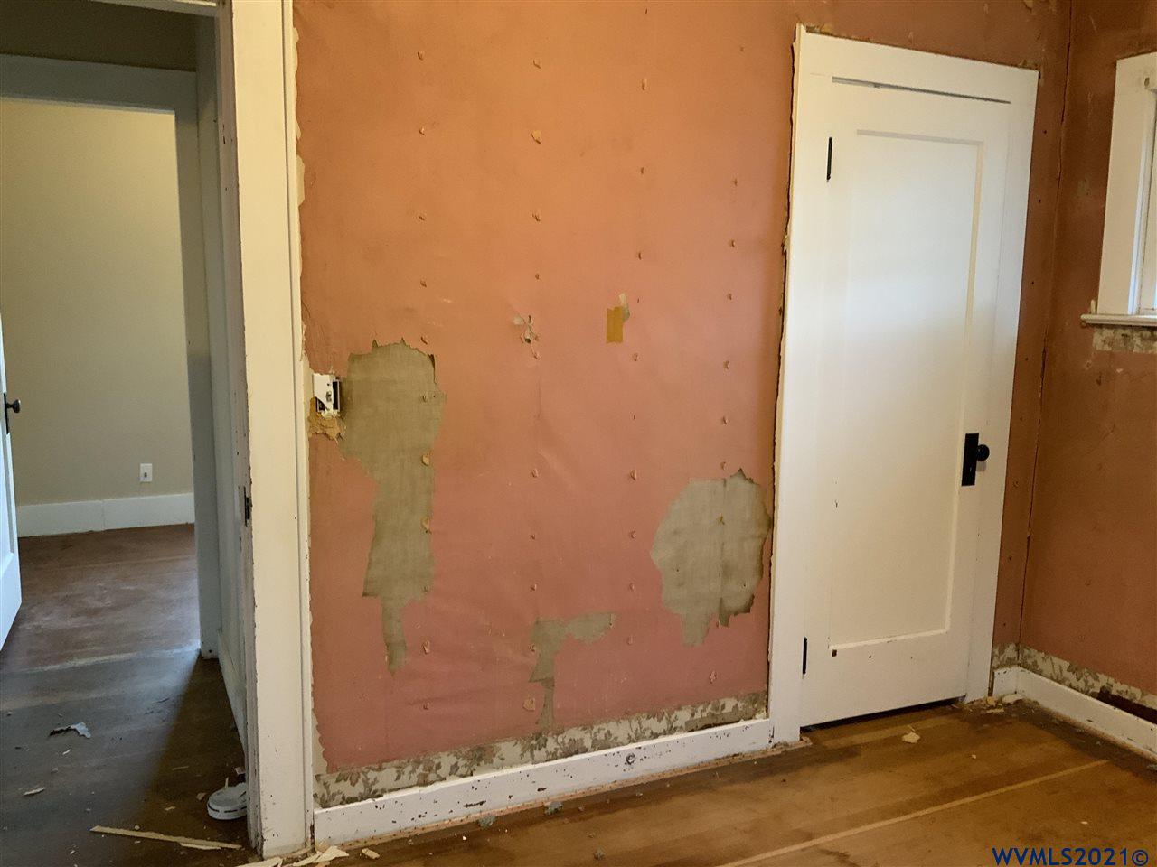 1089 Southwest Church Street Dallas, OR 97338 - Photo 11 of 35 Gallery Image 11
