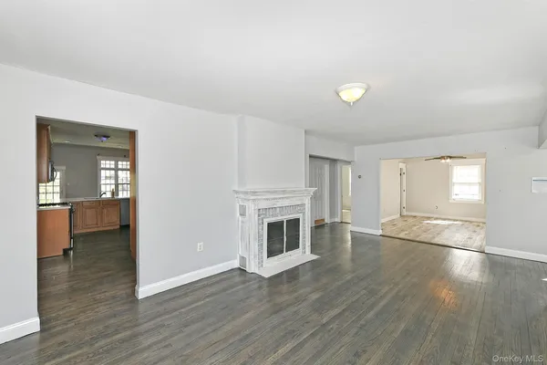 $1,399,000 | 86 Horton Place, Syosset, NY 11791