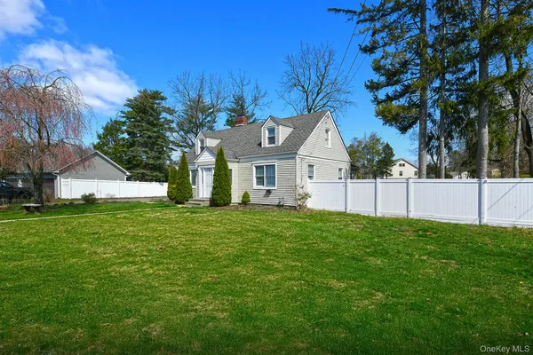 $1,399,000 | 86 Horton Place, Syosset, NY 11791