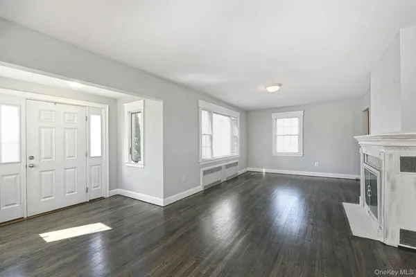 $1,399,000 | 86 Horton Place, Syosset, NY 11791