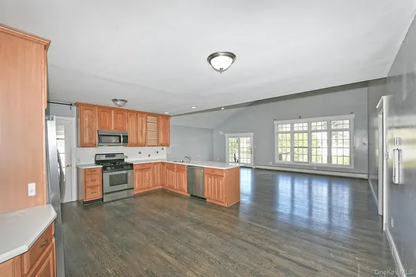 $1,399,000 | 86 Horton Place, Syosset, NY 11791