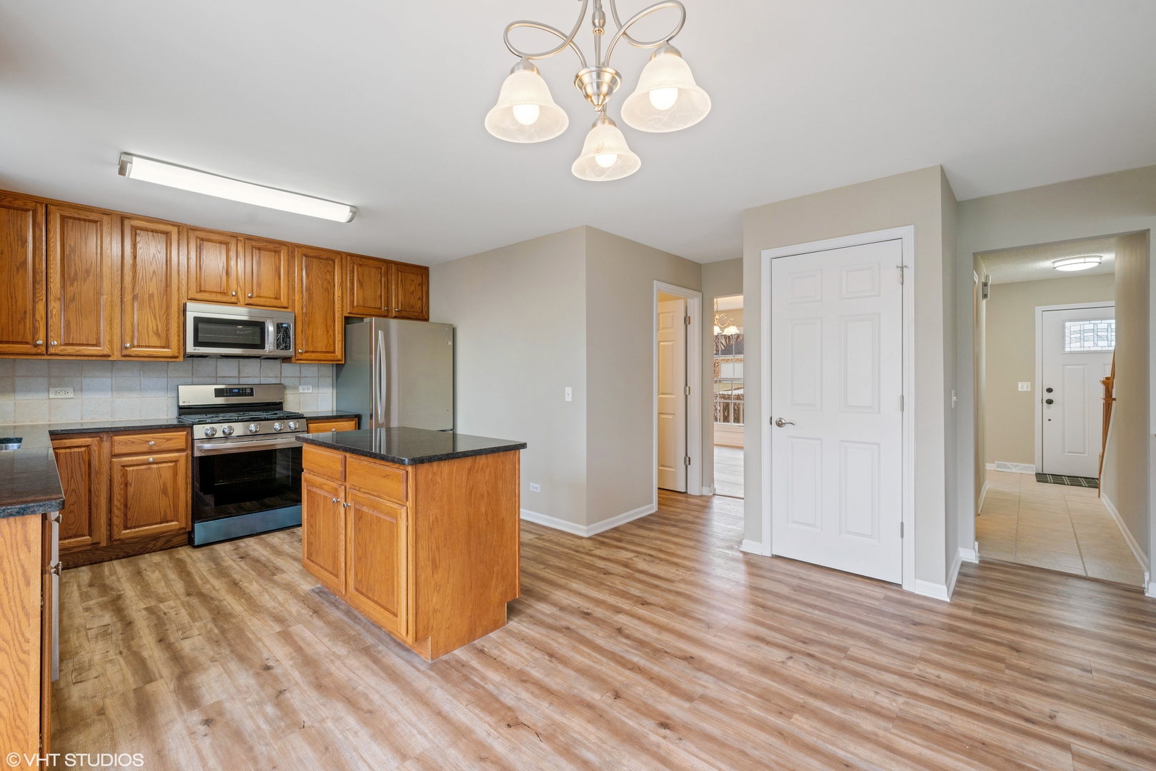 1601 East Bailey Road Naperville, IL 60565 - Photo 8 of 25 Gallery Image 8