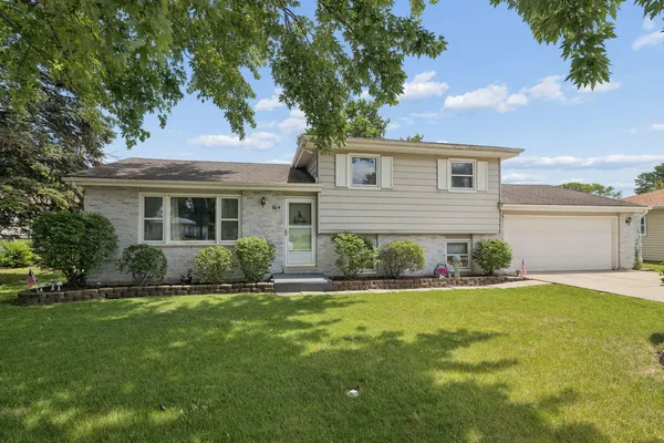 $370,000 | 604 Oxford Court, New Lenox, IL 60451