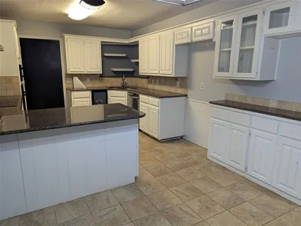 $320,000 | 1816 Crooked Lane, Fort Worth, TX 76112