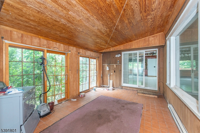 951 North Beverwyck Road Lake Hiawatha, NJ 07034 - Photo 16 of 39