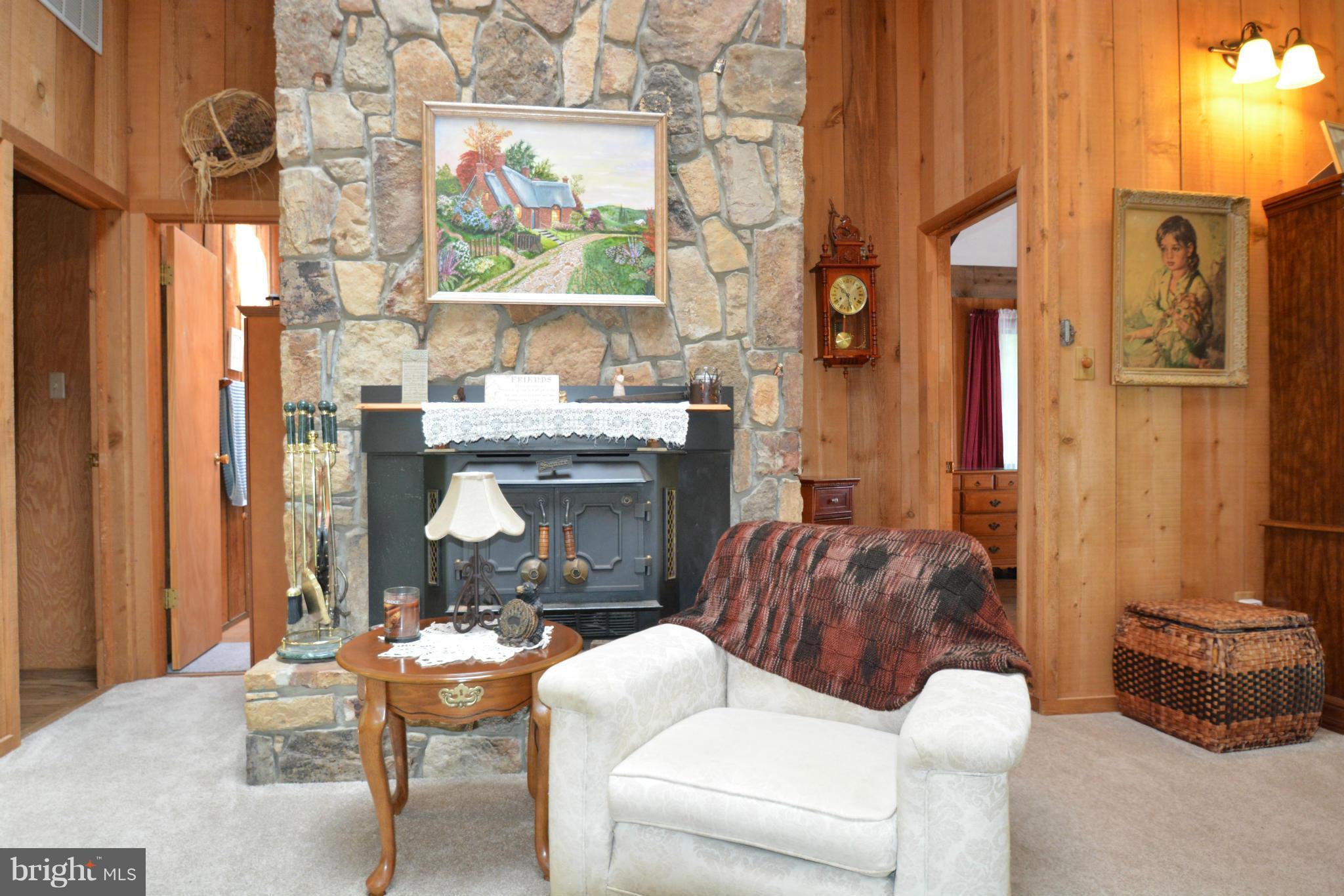9386 Mountjoy Road Marshall, VA 20115 - Photo 5 of 18 Living Room