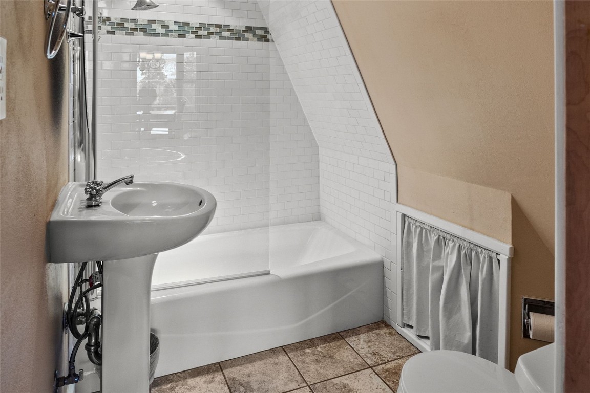 367 G Road Silverthorne, CO 80498 - Photo 25 of 50 a bathroom with a sink toilet and shower