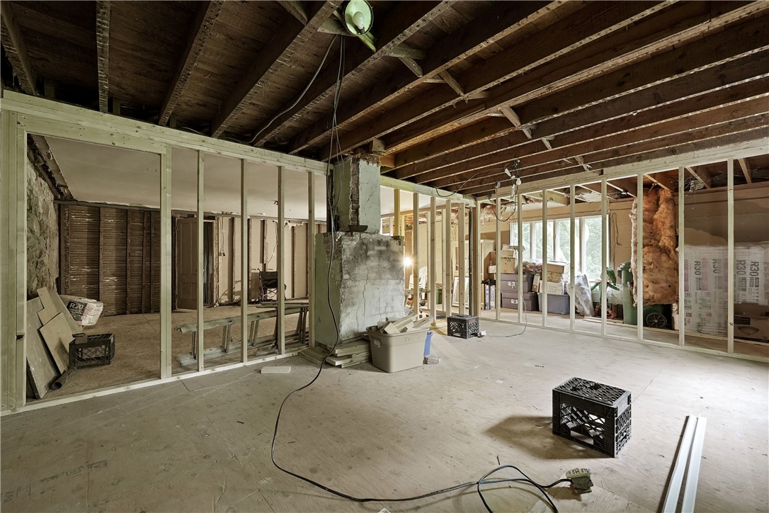 403 Commonwealth Avenue Warwick, RI 02886 - Photo 23 of 50