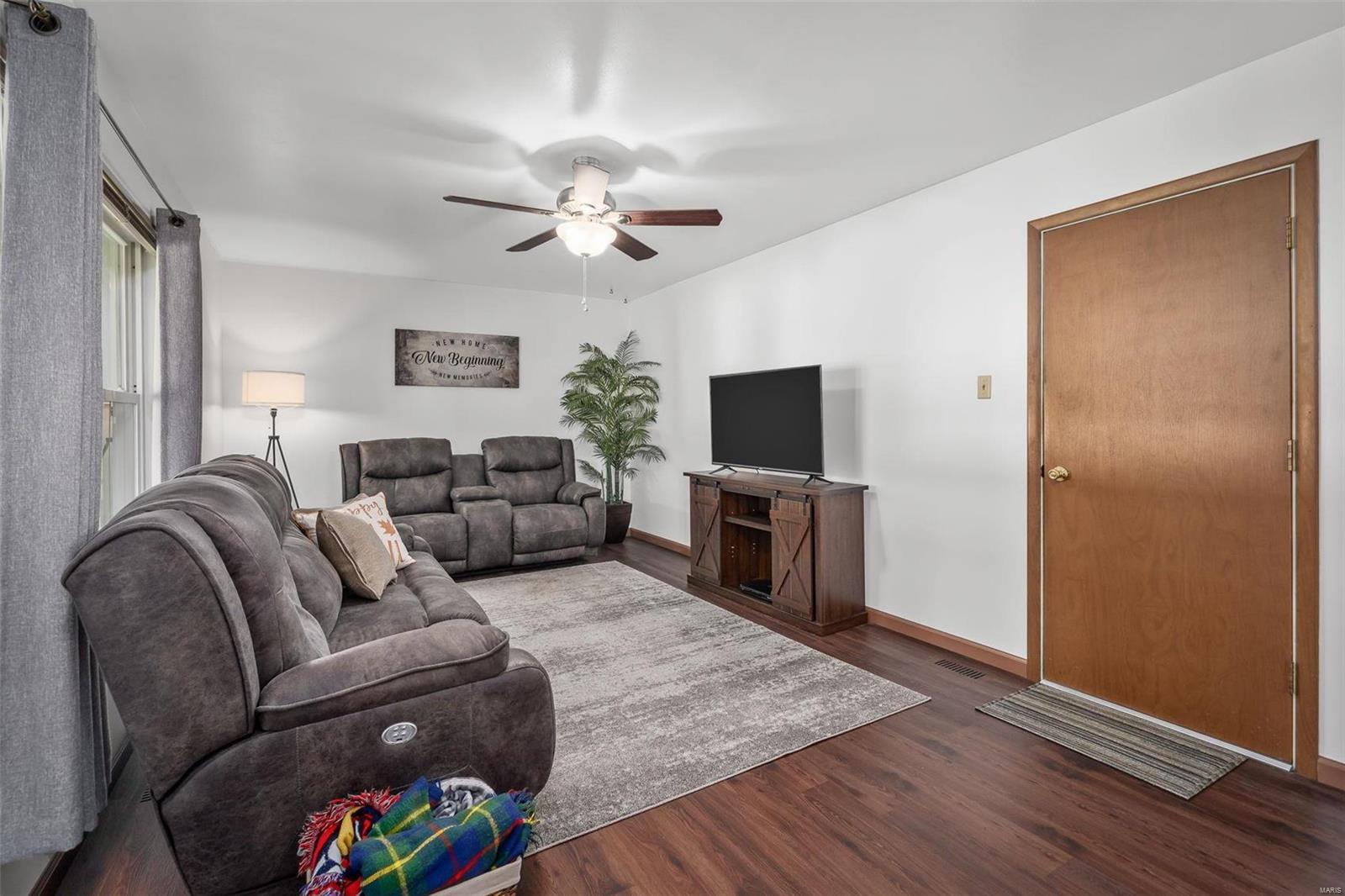 2227 Olde Winery Road St. Louis, MO 63129 - Photo 12 of 39